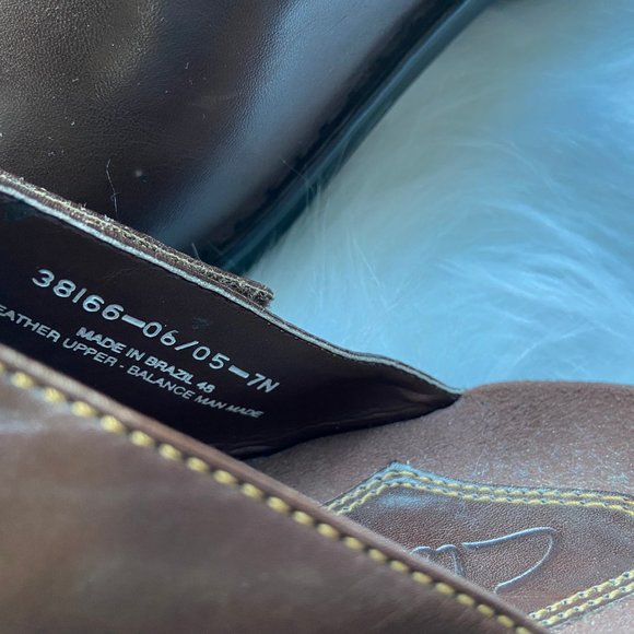 *SOLD* Clarks 7N Brown Adjustable Strap Slip - Picture 7 of 7